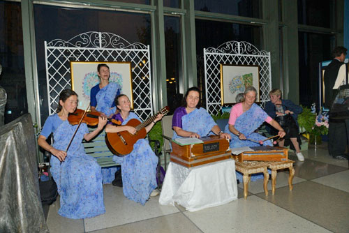 20121015-Paintings-for-W.Harmony_15-(640x427) musical events
